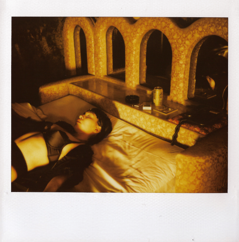 @tokyorumando, selfpolaroid