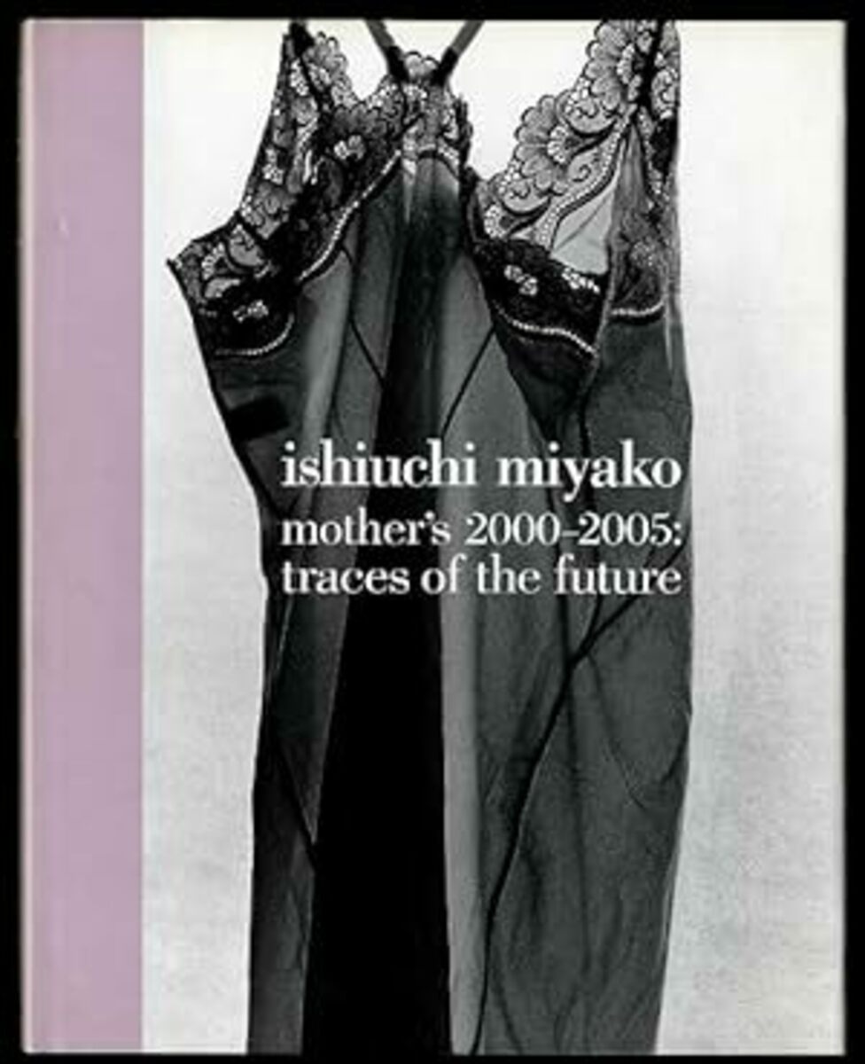 mother's 2000-2005 : traces of the future