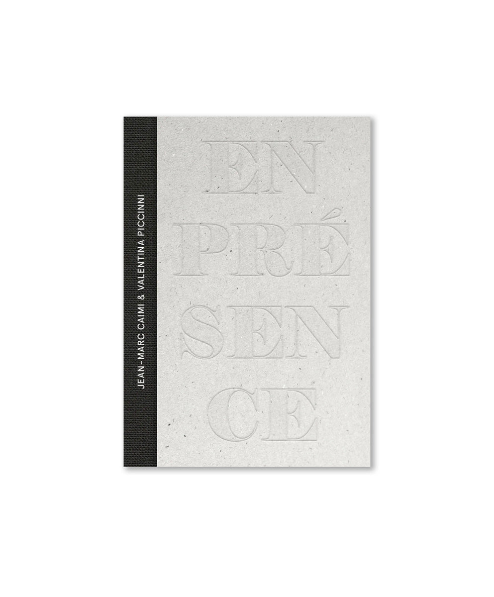 En présence de l'absence