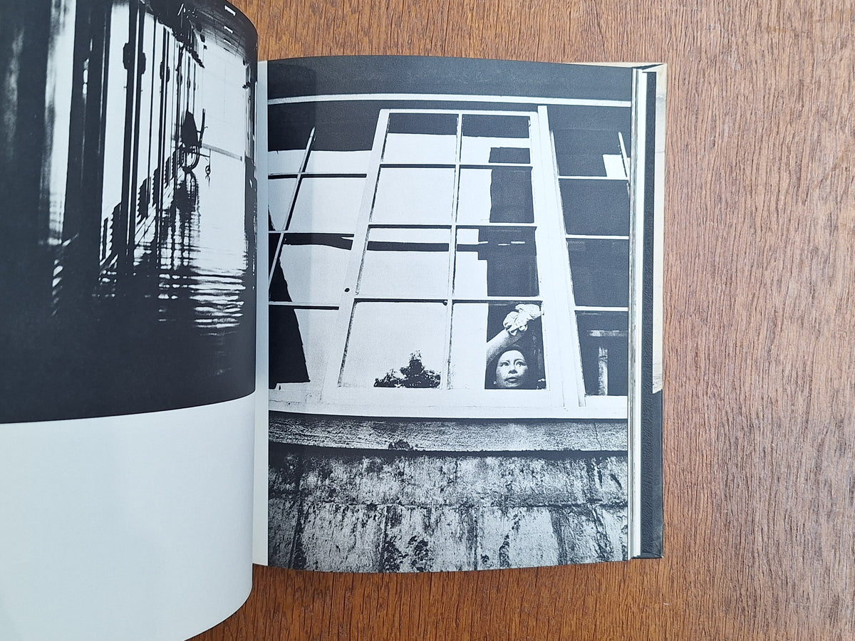 Shomei Tomatsu - <11：02> Nagasaki