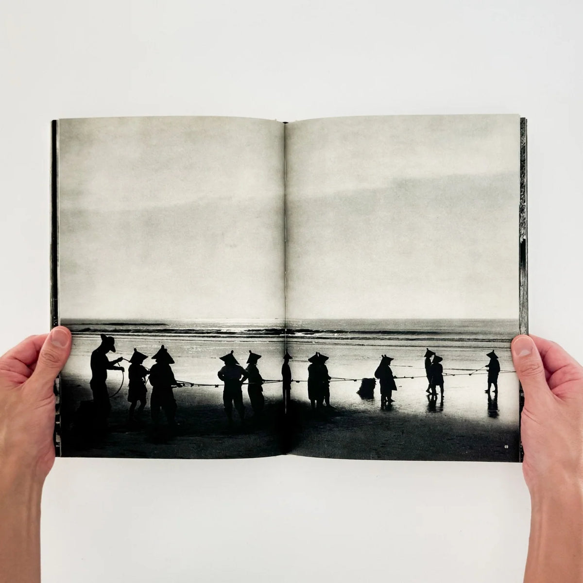 Yoshiro Koseki - Kujukurihama (People Living by the Sea)
