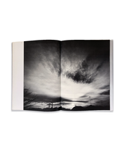 Charger l&#39;image dans la galerie, Nobuyoshi Araki - Skyscapes