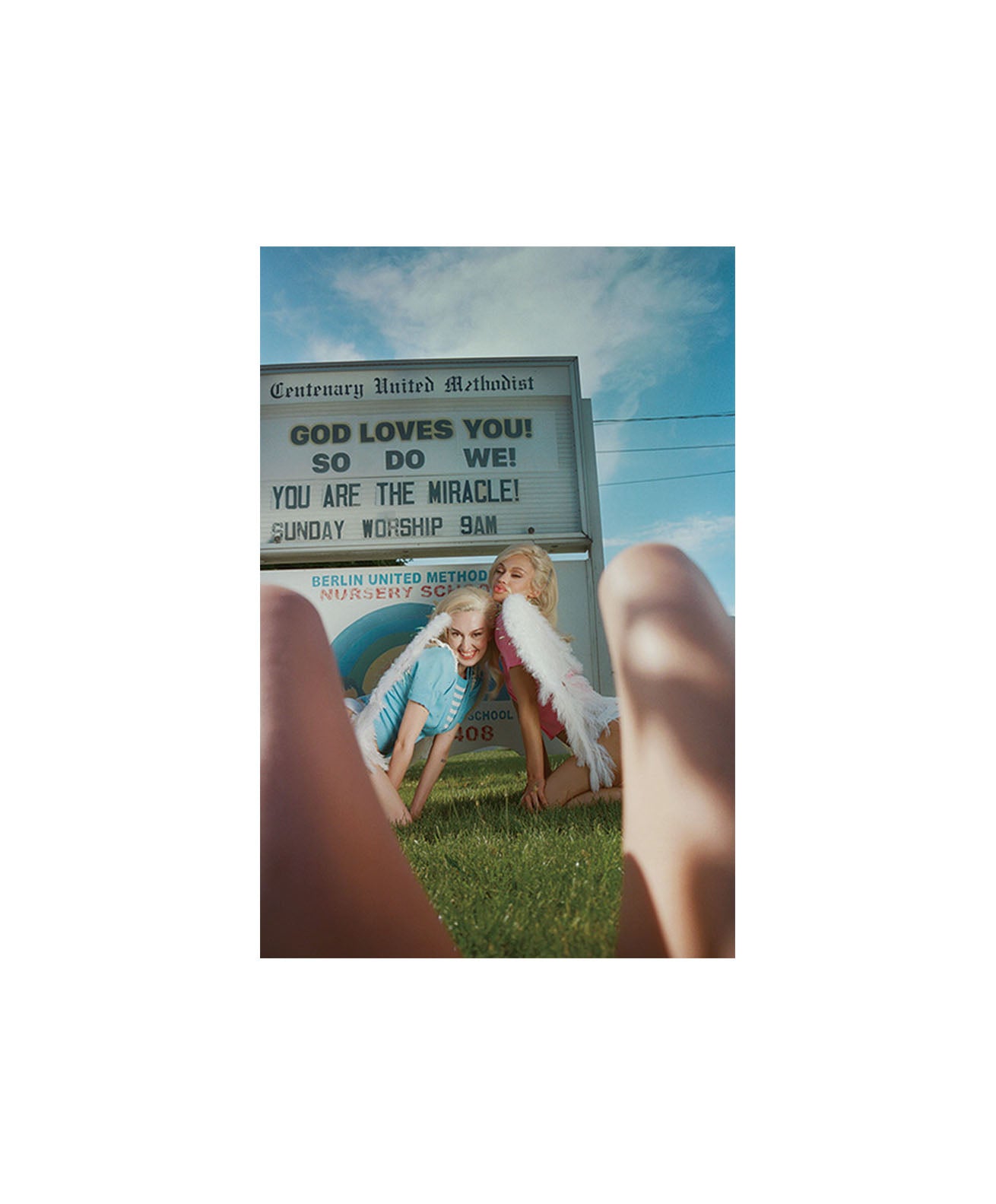 PETRA COLLINS - OMG ! IM BEING KILLED